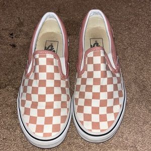 Pink checkered vans worn once size 4.0 kids 5.5 Women still is good condition